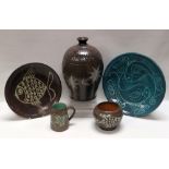 A WILLIAM FISHLEY HOLLAND STUDIO POTTERY MIXED GROUP OF FIVE including bottle vase, two dishes, bowl