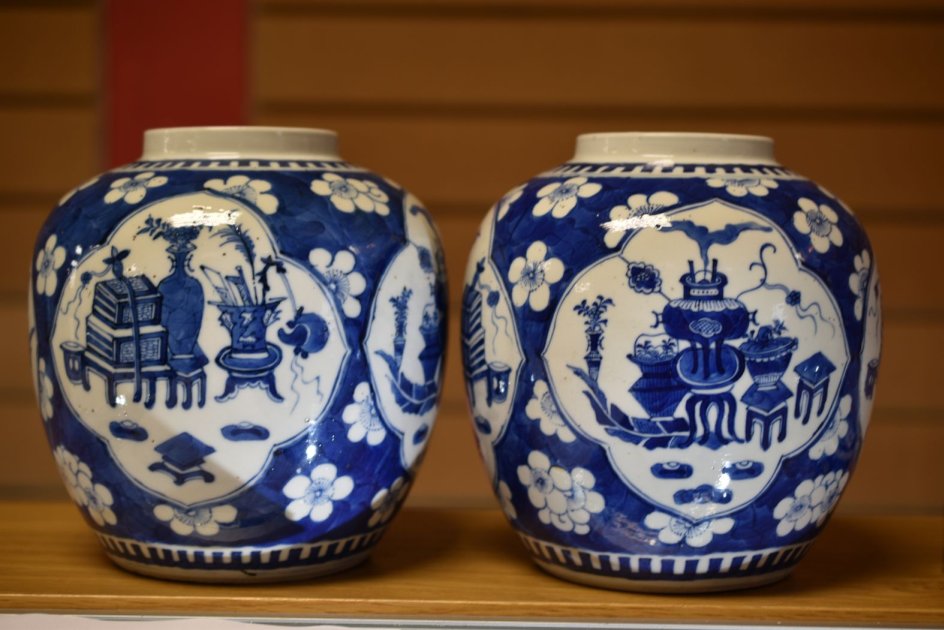 A PAIR OF CHINESE BLUE & WHITE JARS & COVERS each with four panels featuring items of domesticity - Image 4 of 11