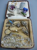 A PARCEL OF MIXED DRESS JEWELLERY