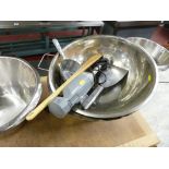 *A PARCEL OF APPROXIMATELY TEN STAINLESS STEEL CIRCULAR MIXING BOWLS, a stainless steel commercial
