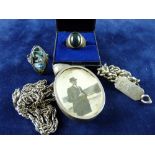 A LARGE OVAL AGATE PENDANT in a white metal mount with white metal chain, two silver dress rings and