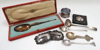 A CASED SILVER REPLICA-ANOINTING SPOON by Goldsmiths & Silversmiths Company Ltd, 1.3ozs; together