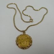 A MOUNTED GOLD FULL SOVEREIGN PENDANT NECKLACE, coin dated 1912, 15.7gms total