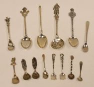 A COLLECTION OF VARIOUS CONTINENTAL SILVER & METAL SPOONS