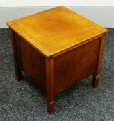 A BOX SEAT COMMODE in mahogany with pottery basin