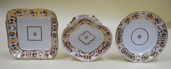 AN ENGLISH TWENTY-SIX PIECE PART DESSERT SERVICE decorated with gilding and crimson foliate - Image 2 of 2