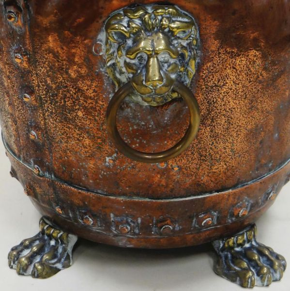 A CIRCULAR COPPER AND BRASS COAL BUCKET the body in copper and having brass lion ring handles and - Image 2 of 2