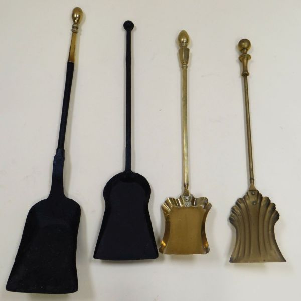 A BRASS PAN & THREE PIECE FIRESIDE ITEMS including a brass set of three, a brass pair and an - Image 2 of 3