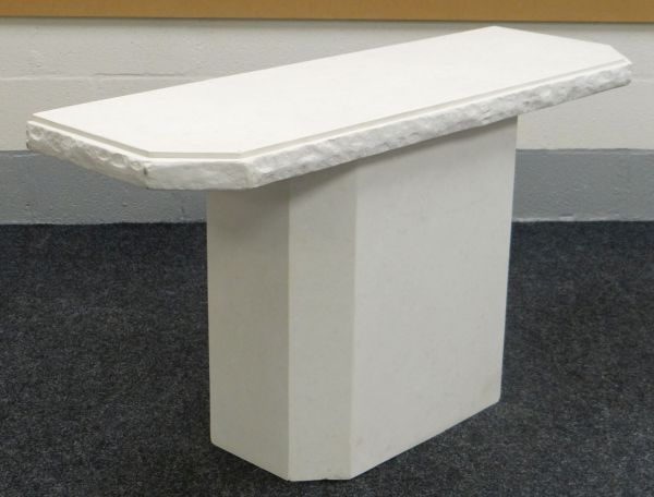 A MODERN FAUX-MARBLE SIDE TABLE on a single pedestal base of plain form, 133cms wide - Image 2 of 2