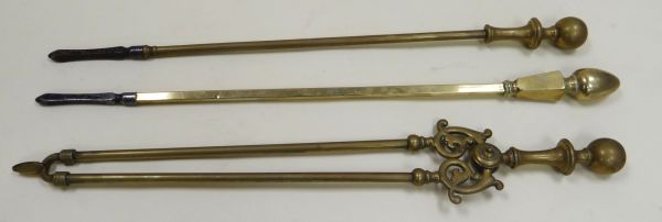 A BRASS PAN & THREE PIECE FIRESIDE ITEMS including a brass set of three, a brass pair and an - Image 3 of 3