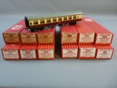 MODEL RAILWAY - Twelve Hornby Dublo two rail super detail coaches - 4050, 4051 x 2, 4053, 4060,