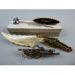A SMALL PARCEL OF MIXED BAR BROOCHES, mixed metal and one mother of pearl
