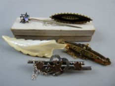 A SMALL PARCEL OF MIXED BAR BROOCHES, mixed metal and one mother of pearl