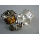 A PARCEL OF SMALL SILVER ETC to include two hallmarked napkin rings, a sterling silver thimble and