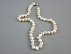 A FINE FRESHWATER PEARL NECKLACE with 925 silver clasp, 44 grms gross