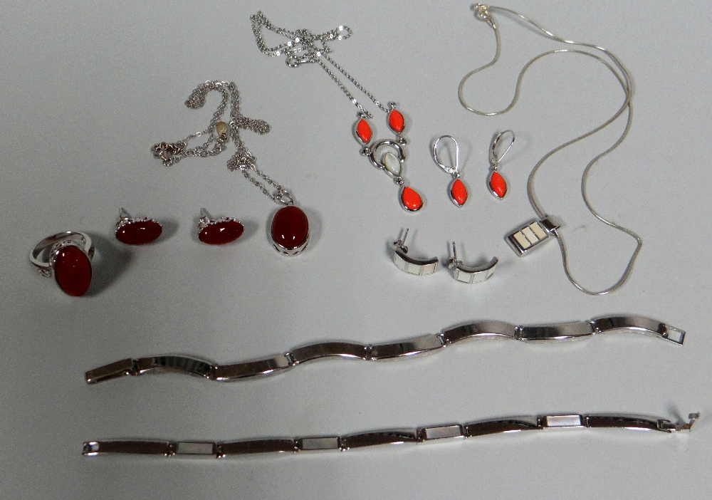 A SMALL PARCEL OF CONTINETAL SILVER JEWELLERY