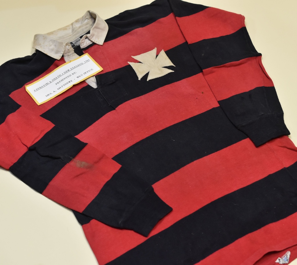 AN ABERAVON & NEATH RUGBY UNION JERSEY ASSUMED MATCH WORN V NEW ZEALAND 1963, played at Port Talbot,