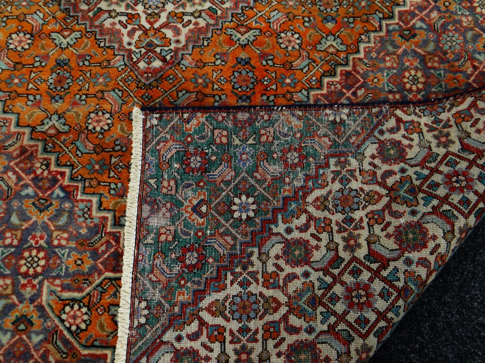 A FINE WOVEN IRANIAN CARPET with a unique design, 259 x 174cms - Image 3 of 3