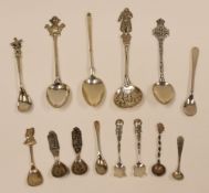 A COLLECTION OF VARIOUS CONTINENTAL SILVER & METAL SPOONS