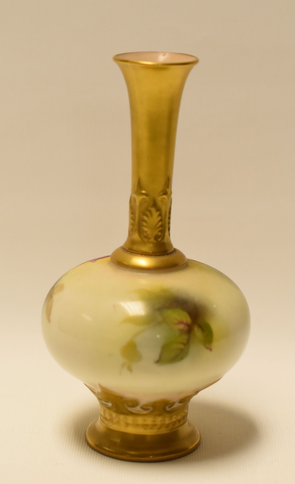 A SMALL ROYAL WORCESTER NARROW NECKED VASE painted with wild roses by Millie Hunt, signed, 14cms - Image 2 of 2