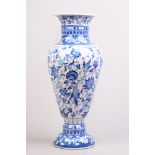 Bodenvase.Türkei. Keramik. Balusterform, blaue Blumendekoration. H: 52,5 cm.