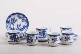 Sechs Tassen.Japan 2. H. 20. Jh. Tassen mit Untertassen, blau dekoriert. Im Boden Lithophanie. H: