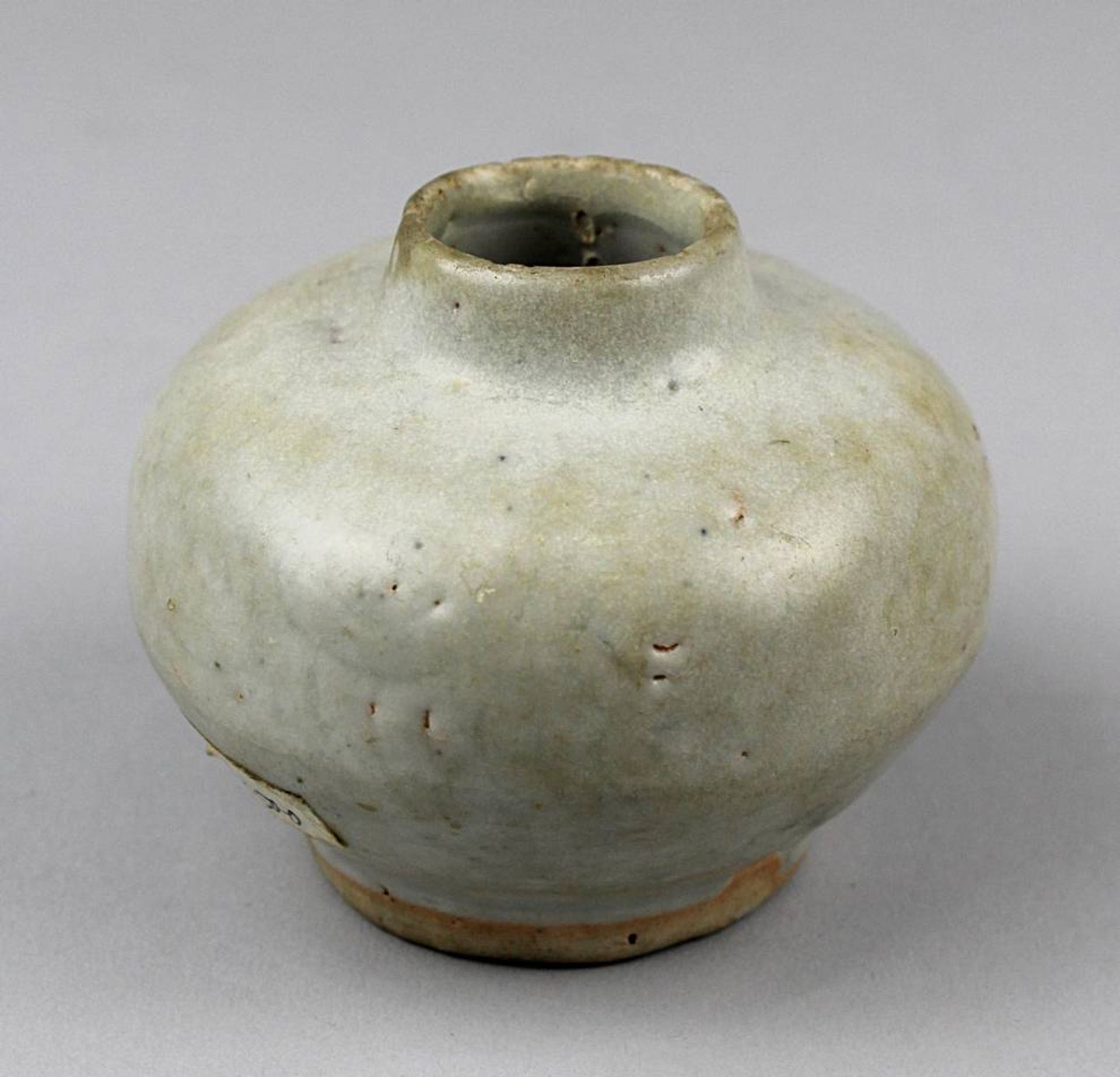 Miniaturvase Vietnam 19.Jh. Keramik, grau glasiert. Höhe 5,5cm. 597-089