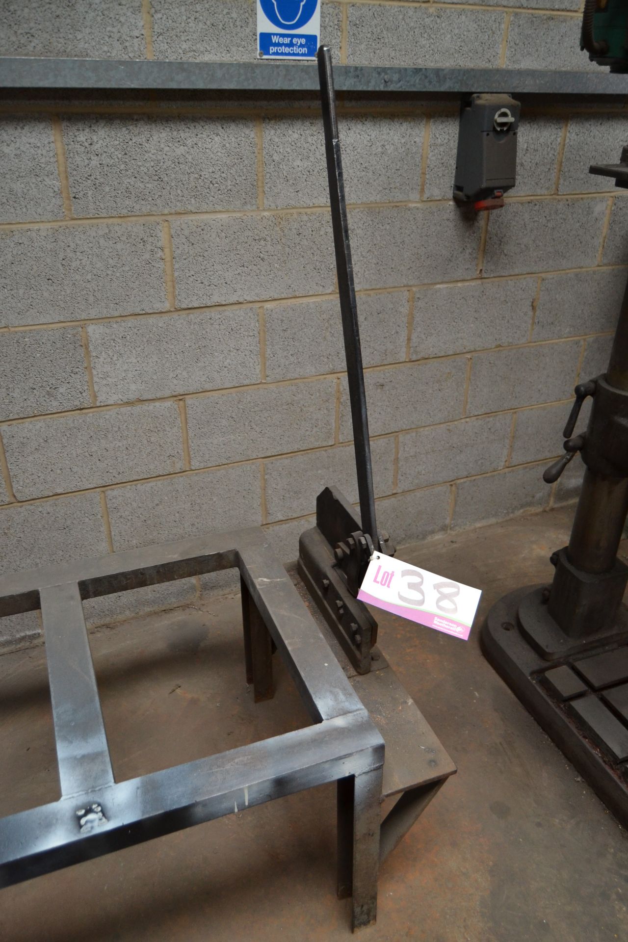 200mm jaw Hand Lever Bar Cropper, with steel stand