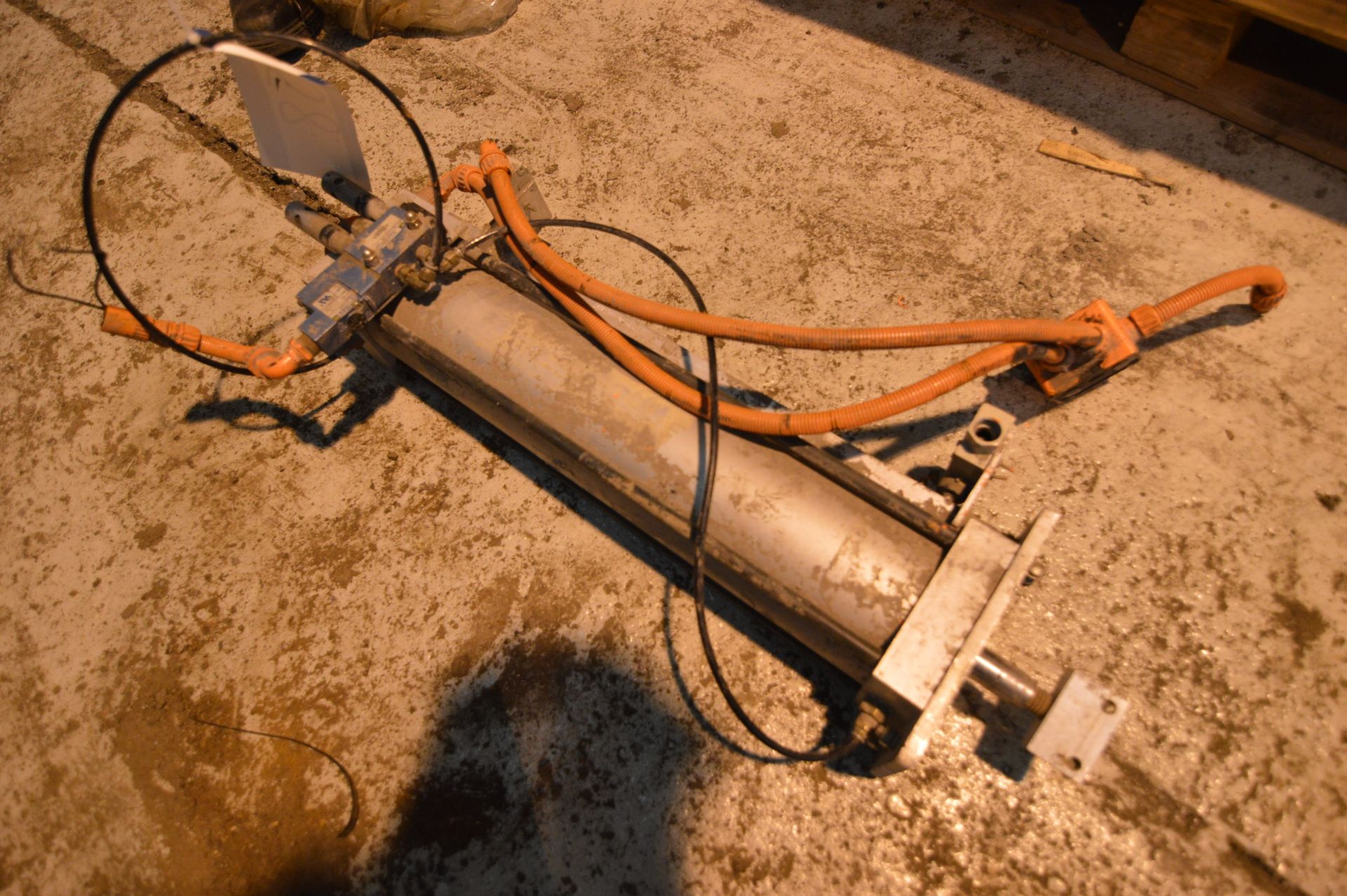 Pneumatic Cylinder (available for viewing and coll