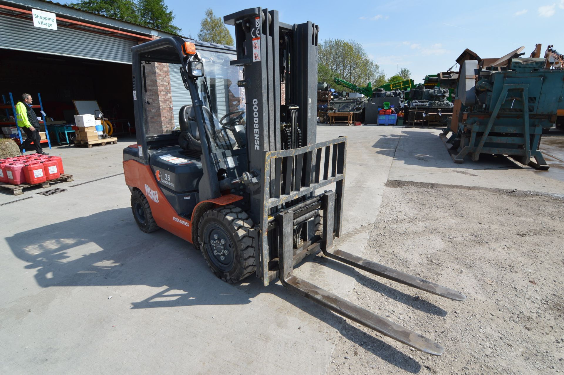 Goodsense FD35 3150kg cap. DIESEL FORK LIFT TRUCK, serial no. 215013375, year of manufacture 2016, - Image 2 of 5