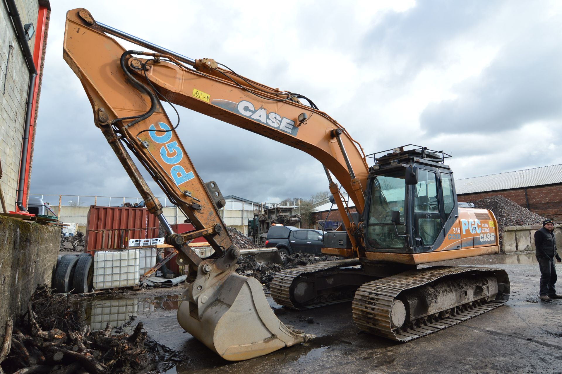 Case CX210B 22,500kg TRACKED EXCAVATOR, serial no. DCH210R5N8EAH1947, year of manufacture 2010,