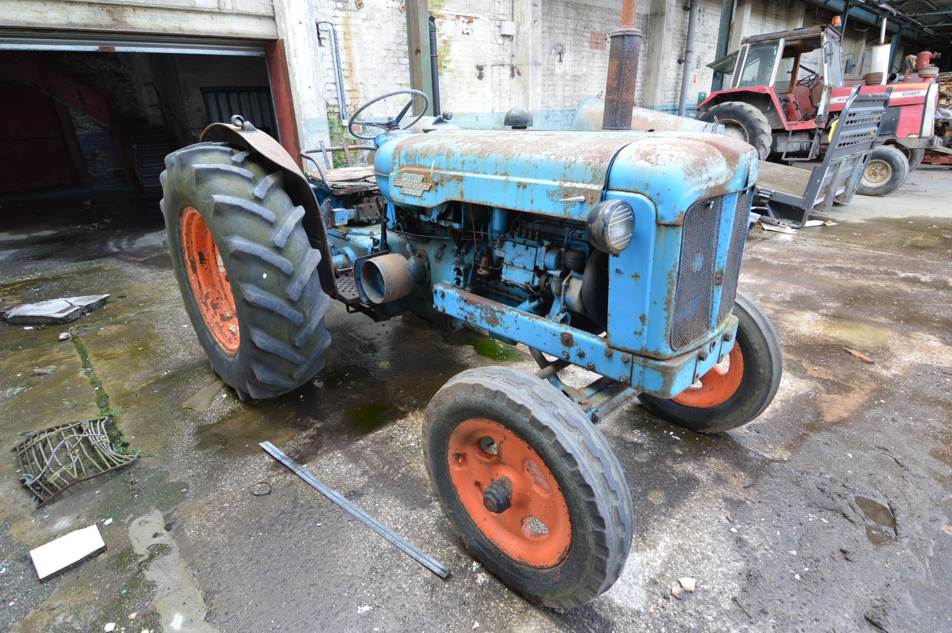 Fordson POWER MAJOR 2WD AGRICULTURAL TRACTOR, indicated hours 6868 (at time of listing) (this lot is