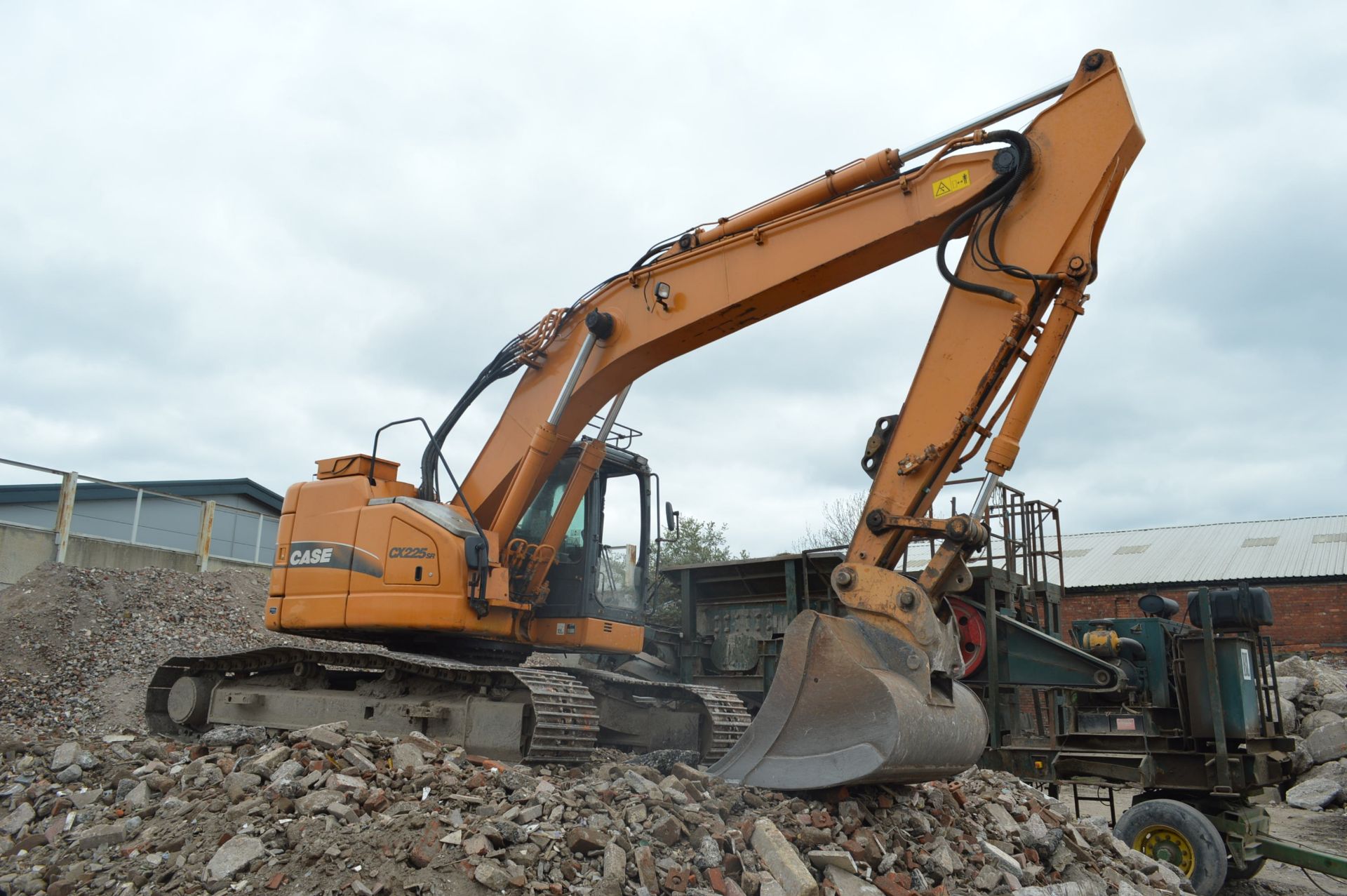 Case CX225SR ZERO TAIL SWING TRACKED EXCAVATOR, serial no. DCH22U0163, year of manufacture 2004,