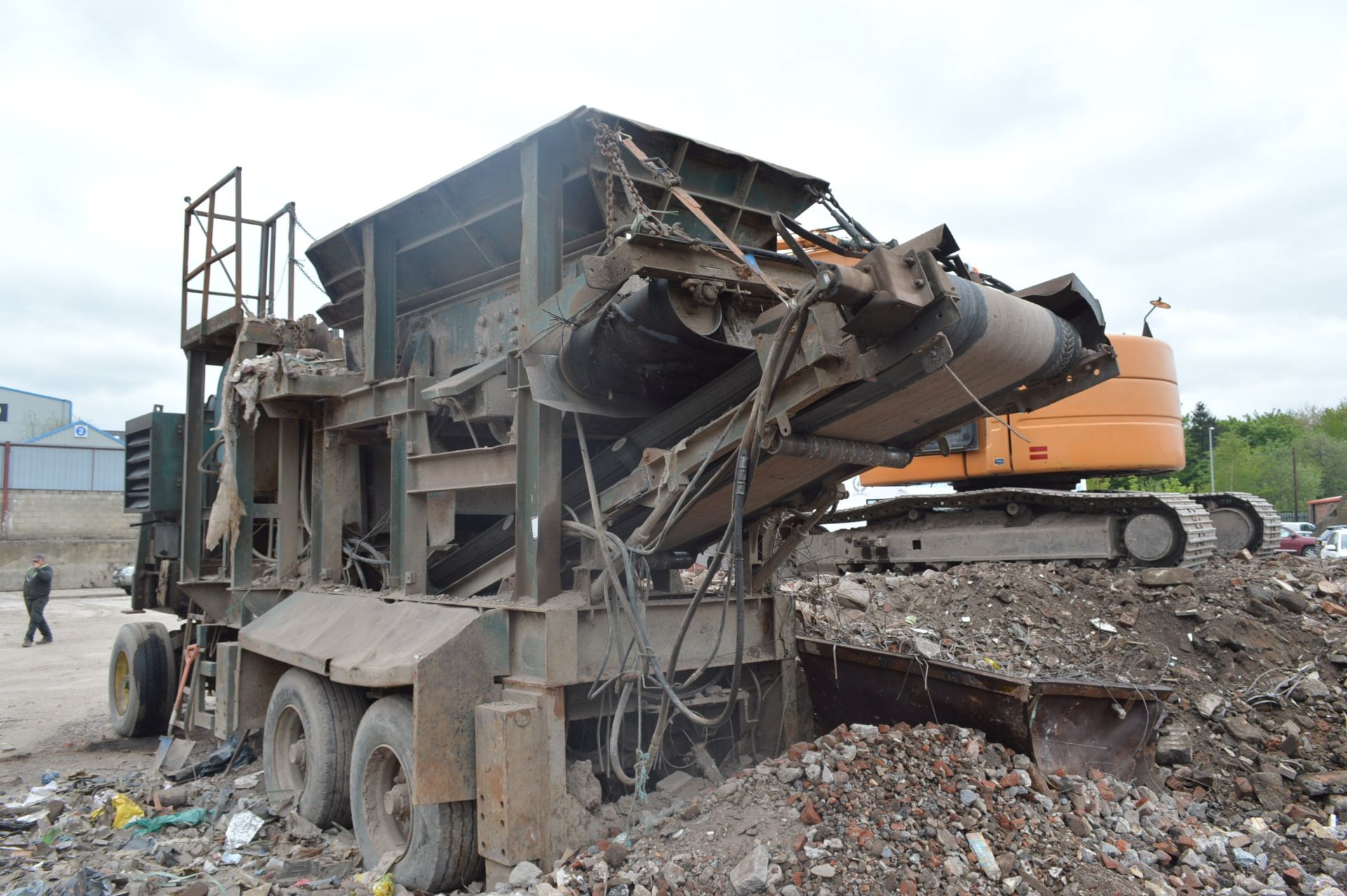 Brown Lenox TRAILER MOUNTED 30 x 18 MOBILE CRUSHER, serial no. SL93018S6V P009094, with Kue-Ken 30 x - Image 3 of 10