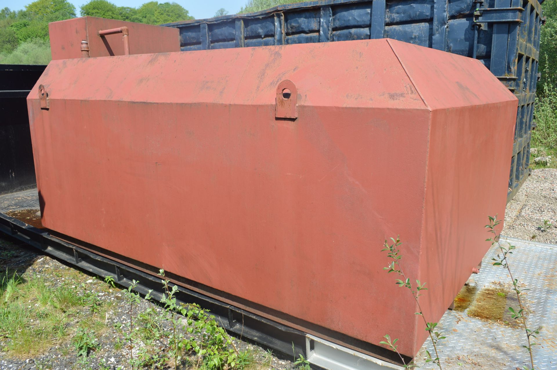 9000 litre BUNDED FUEL OIL STORAGE TANK, approx. 4.4m x 2.5m x 2m high overall, with Fueltek fuel