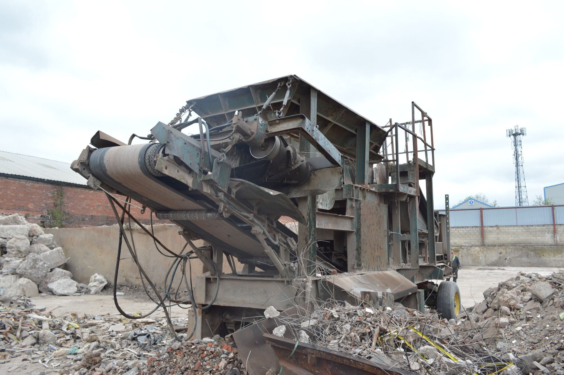 Brown Lenox TRAILER MOUNTED 30 x 18 MOBILE CRUSHER, serial no. SL93018S6V P009094, with Kue-Ken 30 x - Image 4 of 10