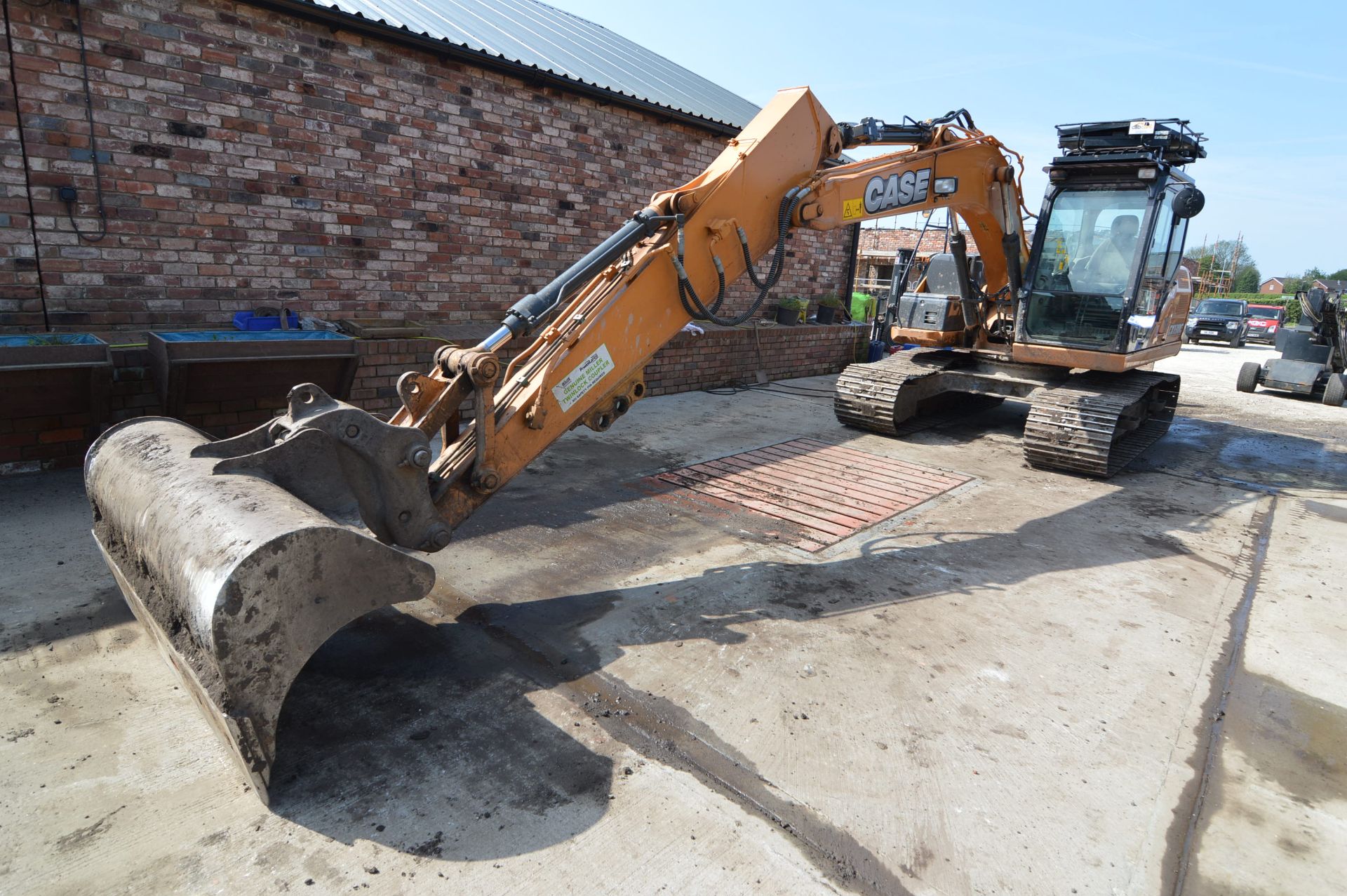 Case CX130C TRACKED EXCAVATOR, ident no. DCH130R6NFF6D1433, year of manufacture 2014, model year