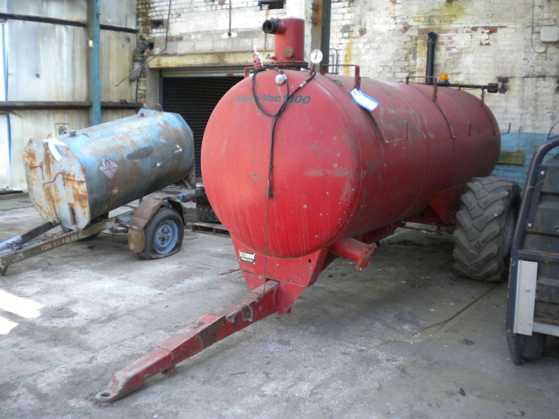 Major SLURRY-VAC 1300 BOWSER, serial no. SV523, 1.4m dia. x 4m long on tank (no vacuum) (this lot is