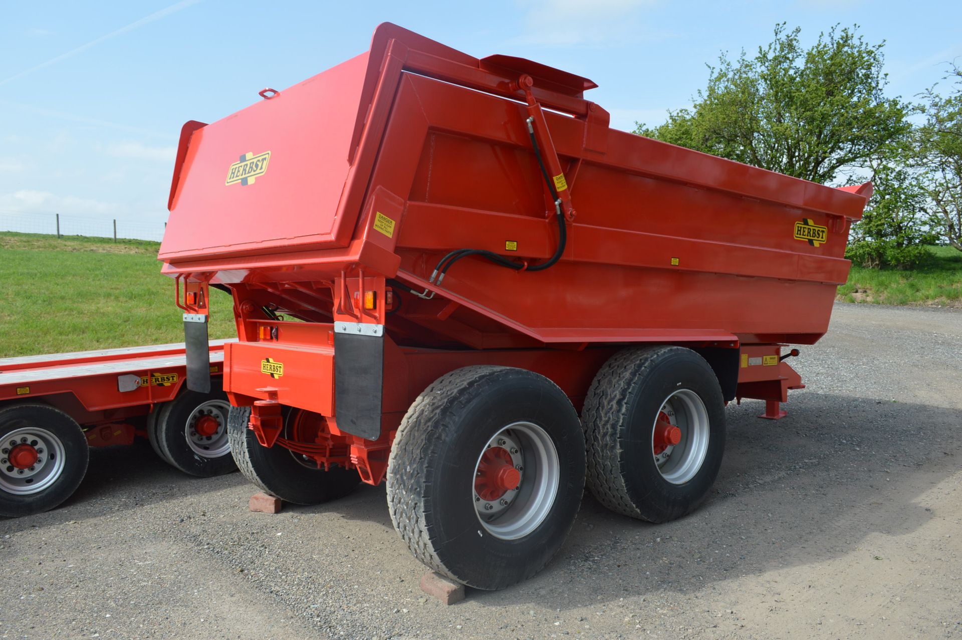 Herbst TWIN AXLE TIPPING 20t DUMP TRAILER (unused), serial no. 5335340162283A, year of manufacture - Image 2 of 5