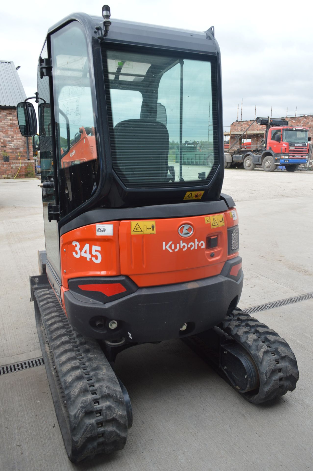 Kubota U27-4 ZERO TAIL SWING RUBBER TRACKED MINI EXCAVATOR, serial no. 56178, year of manufacture - Image 3 of 5