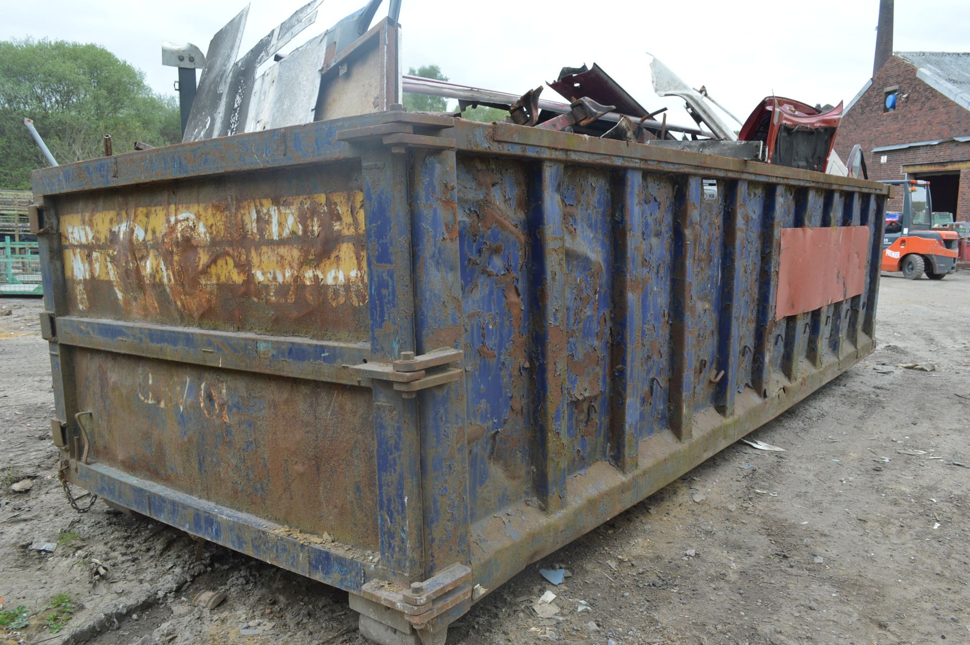 Big Hook RoRo Skip/ Bin, approx. 22ft x 5ft deep (this lot is located at Crimble Mill, Crimble Lane, - Image 3 of 3