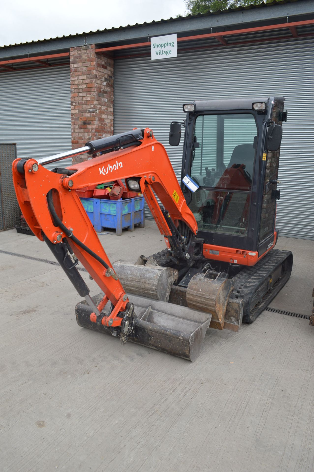 Kubota U27-4 ZERO TAIL SWING RUBBER TRACKED MINI EXCAVATOR, serial no. 56178, year of manufacture - Image 2 of 5