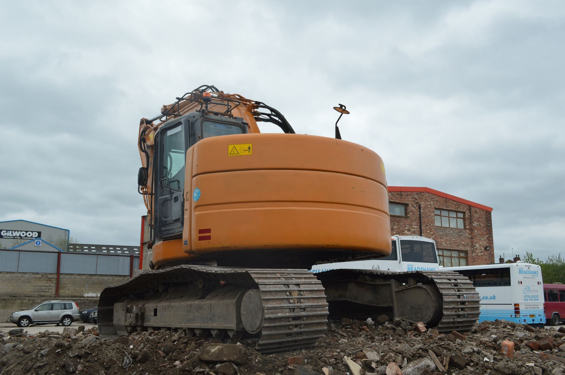 Case CX225SR ZERO TAIL SWING TRACKED EXCAVATOR, serial no. DCH22U0163, year of manufacture 2004, - Image 4 of 6