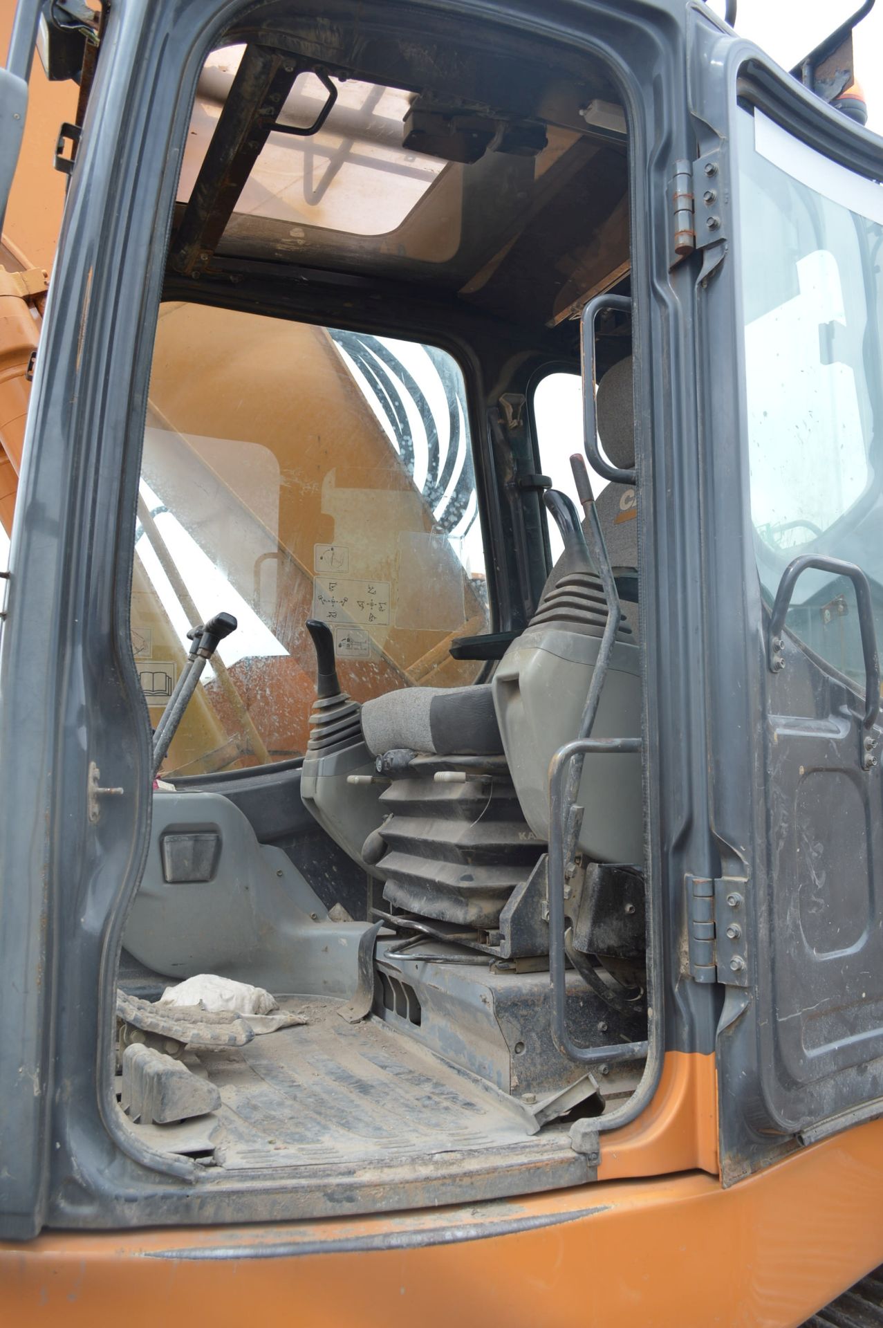 Case CX225SR ZERO TAIL SWING TRACKED EXCAVATOR, serial no. DCH22U0163, year of manufacture 2004, - Image 5 of 6