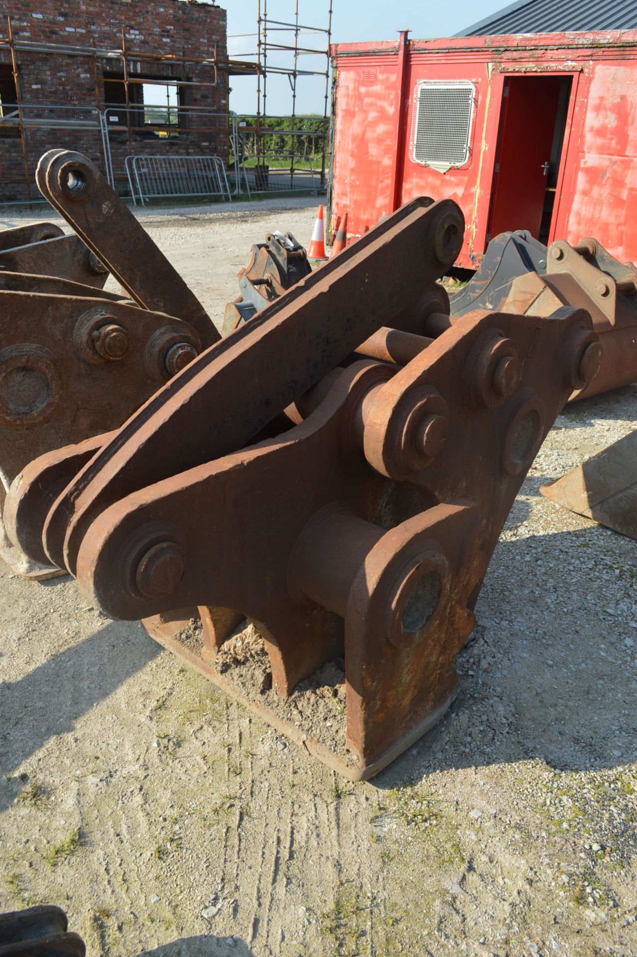 45t EXCAVATOR MUNCHER, approx. 100mm dia. pins x 480mm x 570mm centres (plant no. 110) (this lot - Image 2 of 2