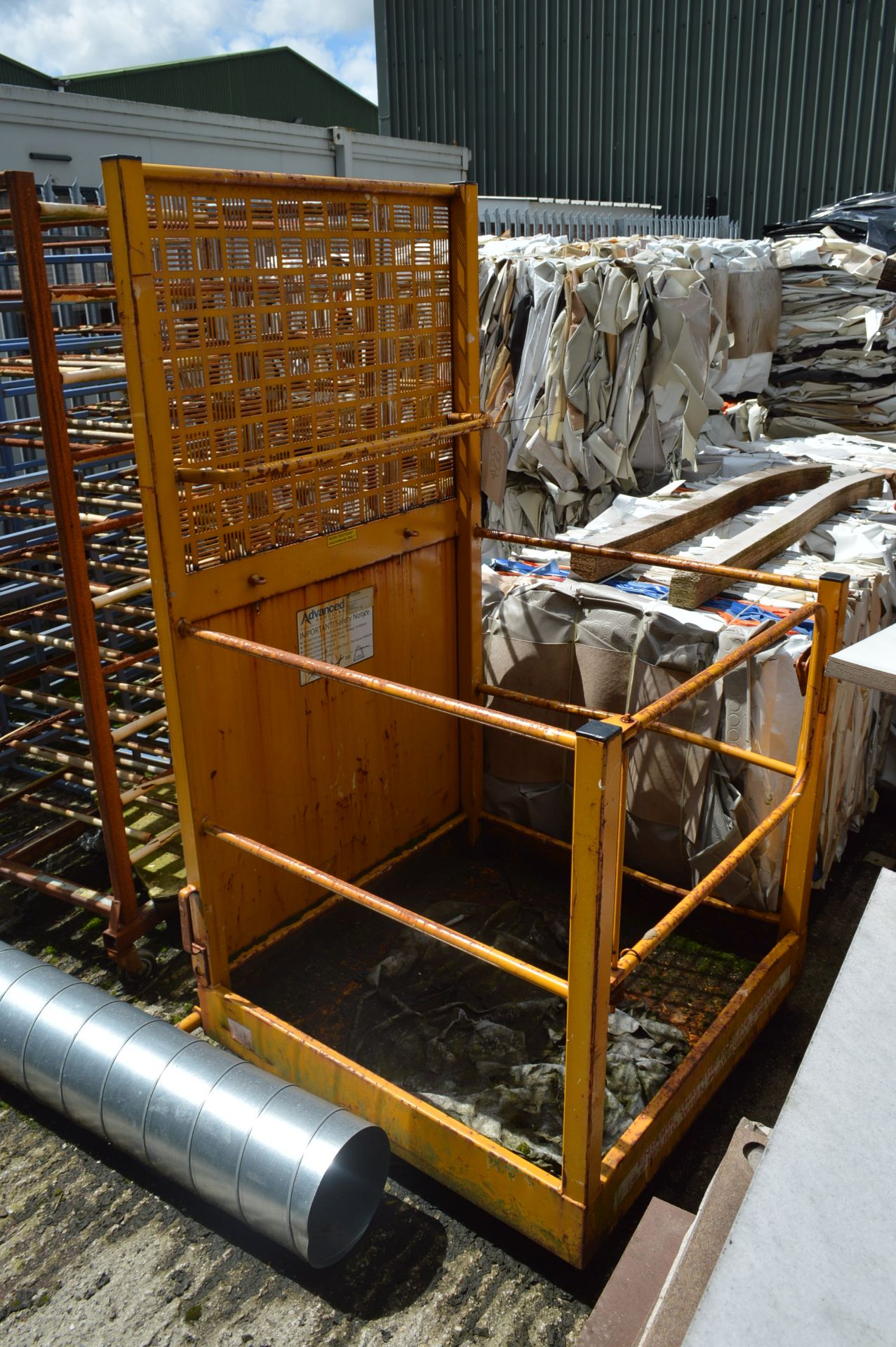 Fork Lift Truck Personnel Cage (reserve removal ti