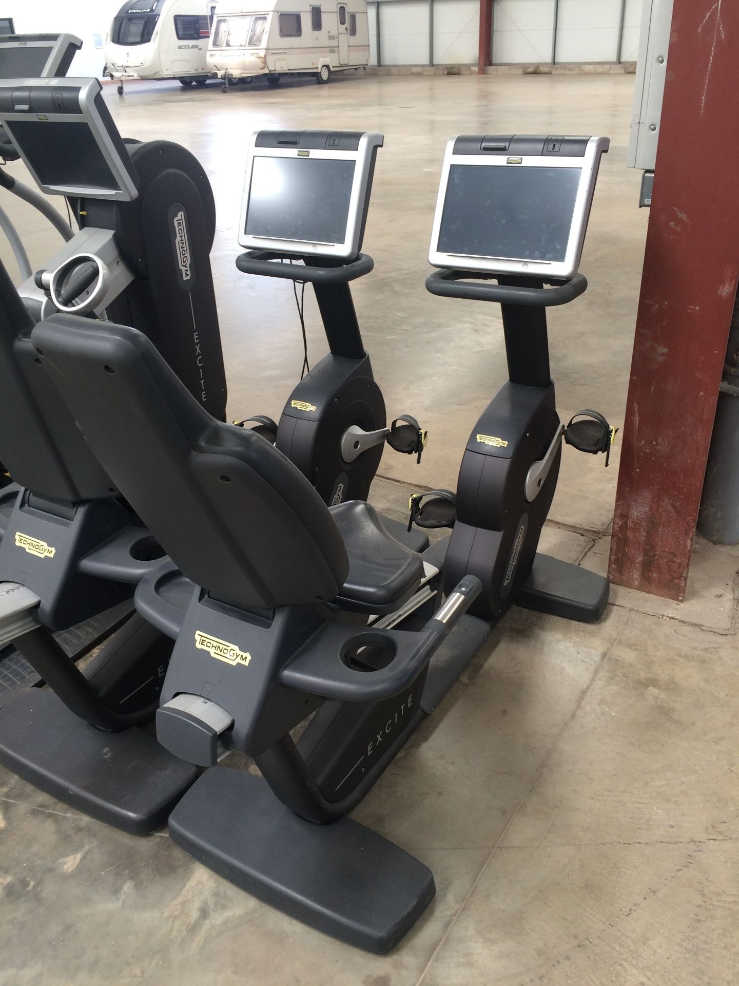 TECHNOGYM Excite 700 New Recline Recumbant Bike (2