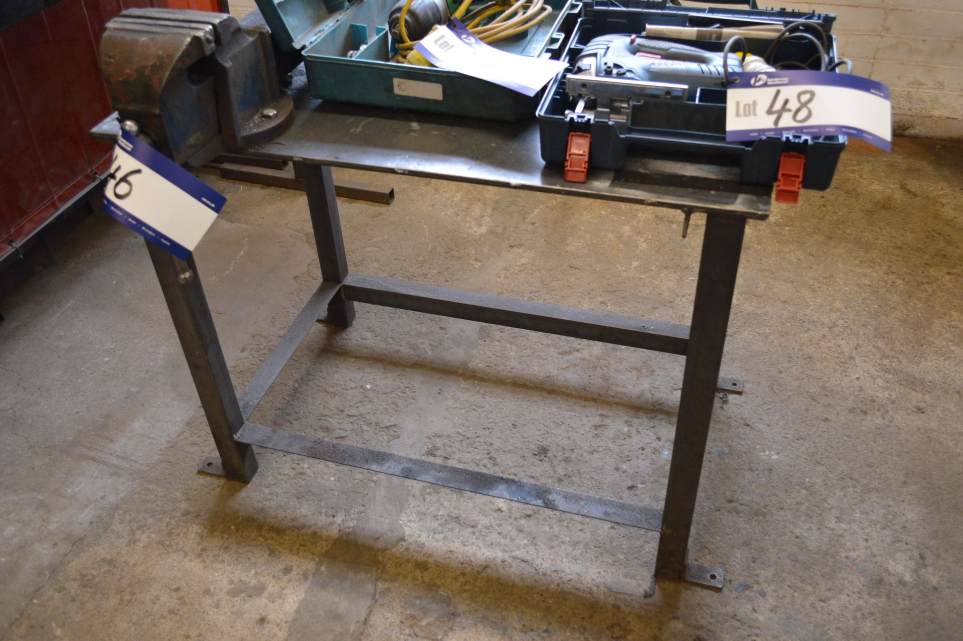Steel Bench, approx. 1m x 600mm, with engineers bench vice