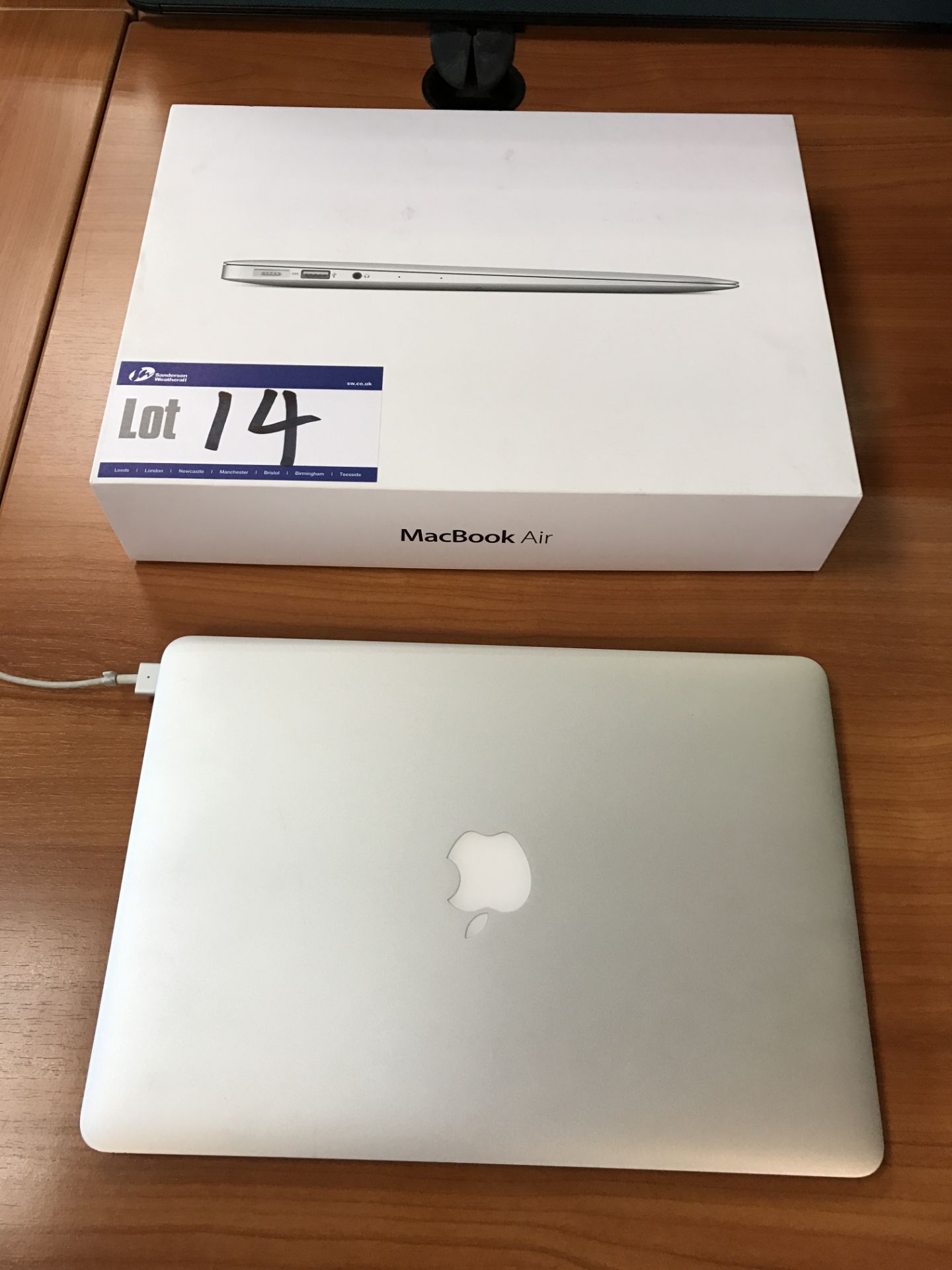 Apple 13 inch Macbook Air Laptop Computer c/w box