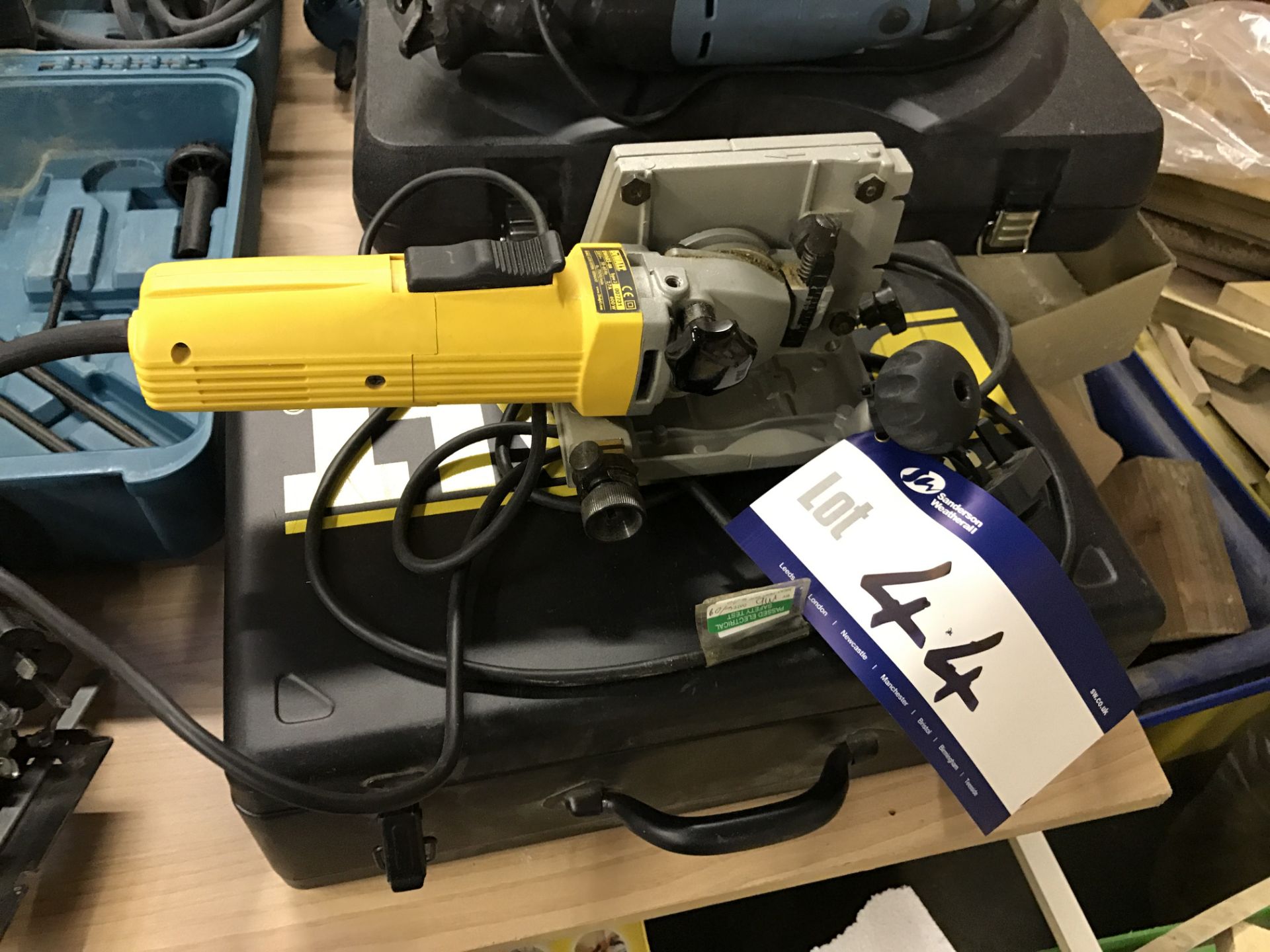 Dewalt DW685-GB Biscuit Jointer c/w Case 240v